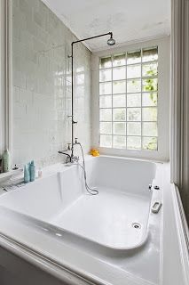 Encanto Home, Drømme Bad, Concrete Room, Large Bathtubs, Big Bathtub, Dream Bathtub, Large Bathtub, Bathtub Shower Combo, Big Tub