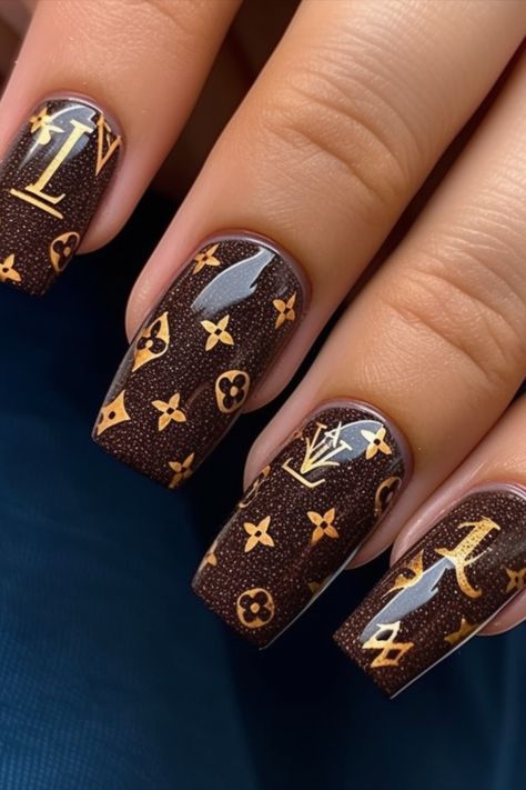 Manicure Makeover: Short Coffin Nail Trends Lv Nail Designs Short, Nail Art Lv Louis Vuitton, Nails Acrylic Louis Vuitton, Designer Nails Louis Vuitton, Louis Vuitton Nails Coffin, Nails Louis Vuitton, Bb Nails, Matte Green Nails, Lv Nails