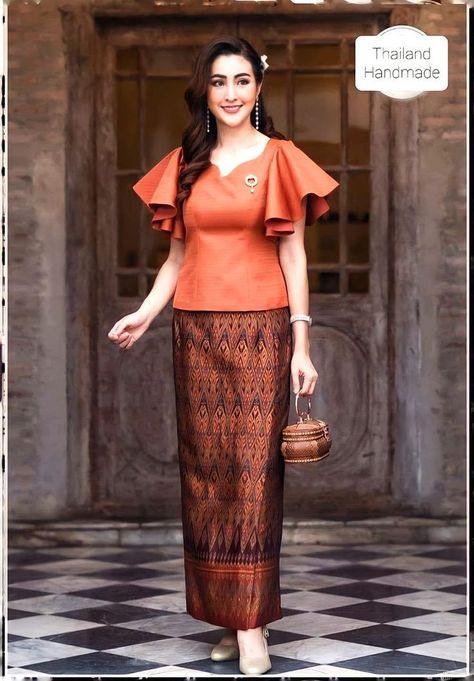 baju batik atasan wanita kerja
model baju batik kantor wanita berjilbab modern
model baju batik kerja wanita elegan-
model baju batik kantoran wanita terbaru-
model baju batik kerja guru
model baju batik atasan wanita lengan panjang modern-
seragam batik kantor modern-
model baju batik elegan dan mewah-
model baju batik kerja wanita tunik
model jahitan baju batik wanita terbaru-
model atasan batik wanita elegan
baju batik
baju batik modern
baju batik wanita
baju batik wanita kerja-
baju batik mo Laos Clothing, Yellow Peas, Silk Formal Dress, Bride Dress Vintage, Silk Skirts, Thai Silk Dresses, Khmer Dress, Mother Of Bride Dress, Outfits Fo