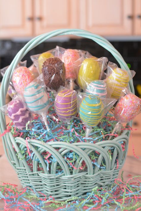 Cake Pop Decor, Sweets To Sell Ideas, Easter Treats To Sell, Cake Pop Receita, Egg Cake Pops, Easter Egg Cake Pops, Candy Boards, Easter Egg Treats, Easter Cake Pops