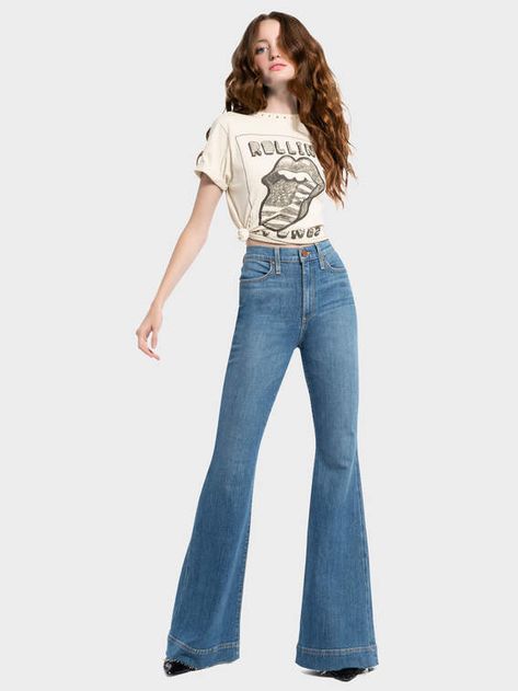 Beautiful High Rise Bell Jean 70s Jeans Aesthetic, 90s High Rise Jeans Outfit, 70s Flare Jeans, Bellbottom Pants Outfits 70s Fashion, 70s Jeans Outfit, Bell Jeans Outfit, High Rise Flare Jeans Outfits, Band Tee Outfits, 70s Jeans