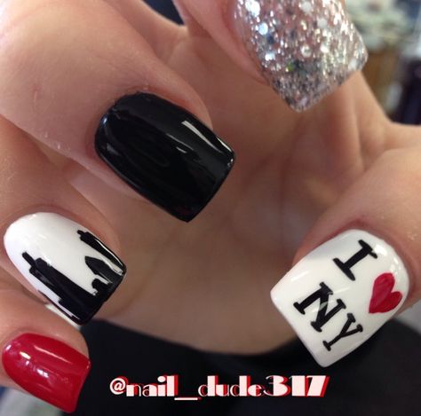 "I ❤️ NY" Nails Nyc Marathon Nails Design, New York Theme Nails, New York City Nails Designs, New York Nail Art, New York Inspired Nails, Ny Nails Design, New York City Nails, Theater Nails, Nails For Trip