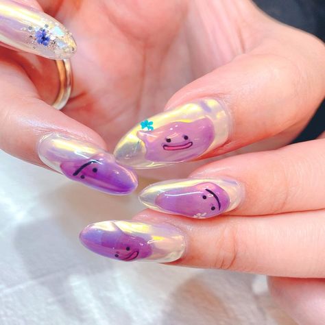 Halloween spooky nails ~.~ Gengar Nails, Pokemon Nail Art, Pokemon Nails, Pokemon Ditto, Spooky Nails, Halloween Spooky, Cute Pokemon, Makeup Ideas, Cute Nails