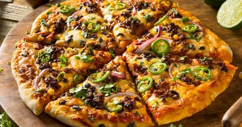 30 BEST!! Mexican Ground Beef Recipes Pizza Taco, Mexican Pizza Recipe, Fried Beans, Frijoles Refritos, Mexican Pizza, Taco Pizza, Oven Recipes, Easy Delicious Recipes, Pizza Toppings