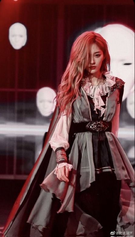 Elegant Female Hairstyles, Woman In Suit, 영감을 주는 캐릭터, Girl Crushes, Fashion Design Clothes, Fantasy Clothing, Harajuku Fashion, Stage Outfits, Kpop Outfits