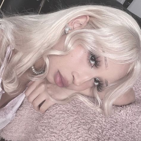 Doll Beauty, Cute Makeup Looks, Dream Girl, Hair Inspo Color, Pretty Makeup, Aesthetic Hair, Vivienne Westwood, Pretty Face, Pretty Hairstyles