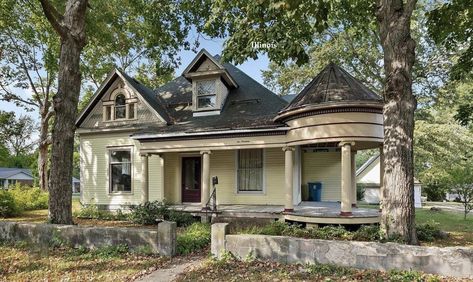 From the exterior, we might never guess that this is a fixer upper, a c.1910 fixer upper Queen Anne Victorian. The six bedroom, 2.5 bath home needs interior work, that's for sure, but she has all the makings of a stunner. 1910 House Interior, Victorian Bungalow, 1910 House, Victorian Bath, Fixer Upper Home, Queen Anne Victorian, Dental Design, Interior Work, Victorian Houses