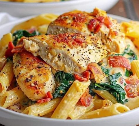 Pasta With Spinach And Tomatoes, Chicken Bacon Pasta, Pasta With Spinach, Garlic Cream Sauce, Tomatoes Recipe, Hearty Chicken, Bacon Pasta, Grilled Pineapple, Spinach Pasta