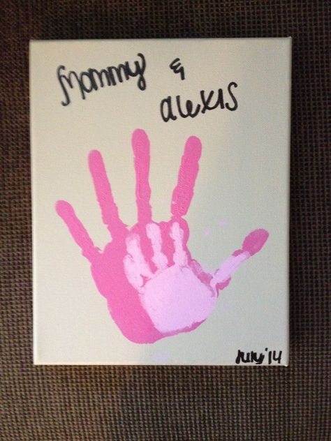 Mommy and Me hand prints. This is my favorite. Mommy And Me Diy Projects, Mom And Me Handprint Craft, Mom And Me Crafts, Mommy And Me Arts And Crafts, Mommy And Me Painting Ideas, Mommy And Me Crafts, Artsy Crafts, Baby Activities, Hand Prints