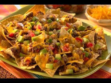 Easy Pinoy-Style Nachos Recipe Easy Beef Nachos, Panlasang Pinoy Recipe, Quick Ground Beef Recipes, Nachos Recipe Beef, Beef Nachos, Spaghetti With Ground Beef, Nachos Recipe Easy, Nachos Beef, Nachos Recipe