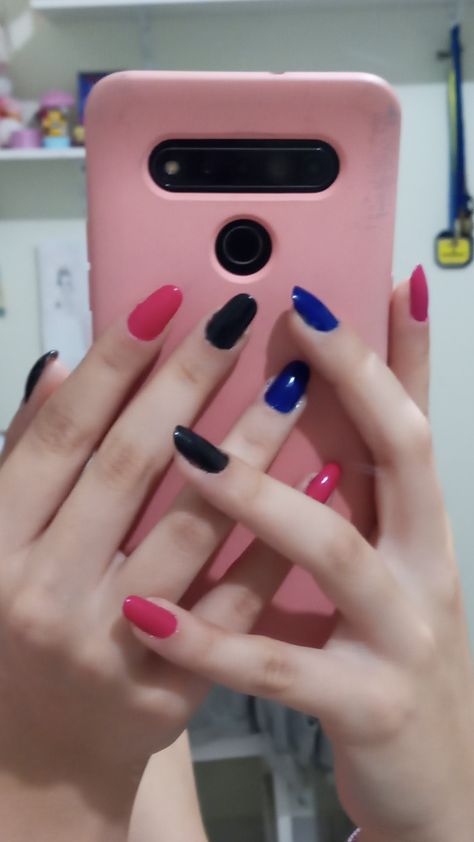 TV girl nails Tv Girl Nails Idea, Tv Girl Nails Design, Tv Girl Nails, Girls Nail Designs, Hello Nails, Punk Nails, Girl Nails, Goth Nails, Tv Girl