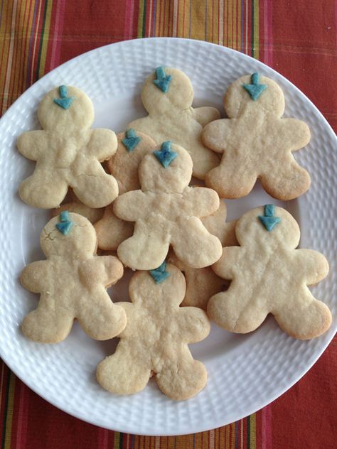 avatar the last airbender cookies They should just be unboiled dough Avatar The Last Airbender Party Games, Avatar The Last Airbender Cookies, Avatar Themed Party The Last Airbender, Avatar Snacks, Avatar The Last Air Bender Birthday Party Ideas, Avatar The Last Airbender Themed Party, Avatar The Last Airbender Food, Avatar Cookies, Avatar The Last Airbender Birthday Party