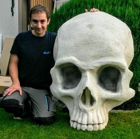 Tobias Franke auf Instagram: „The finished Skull is hardcoated and painted #halloween #diy #monster #styrofoam #foamsculpture #carving #sculpture #sculpting #skull…“ Styrofoam Skull Painting Ideas, Foam Skull Diy, Foam Carving Sculpture, Foam Sculpting, Horror Maze, Hallowen Crafts, Foam Projects, Skull Diy, Skull Furniture