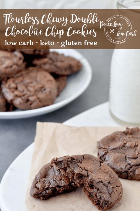 Keto Double Chocolate Chip Cookies, Keto Chocolate Cookies, Low Carb Brownie, Low Carb Cookie, Sugar Free Brownies, Keto Treats, Low Carb Brownies, Postre Keto, Double Chocolate Chip Cookies