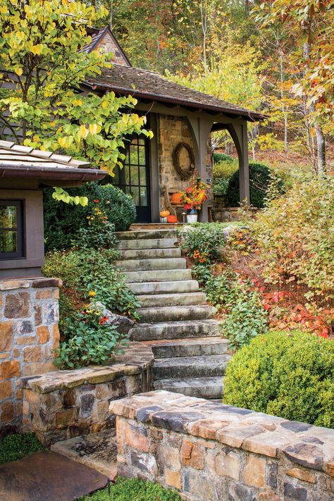 Plant for All Seasons | This Walland, Tennessee, house and garden were designed to maximize their Smoky Mountain setting Whitney Mcgregor, Country Builders, Fall Date Ideas, Tennessee Cabins, Highlands North Carolina, Mountain Home Exterior, Mountain Cottage, Cabin Exterior, New Relationship