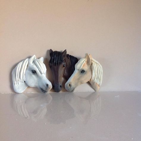 Trio of hand made three dimensional polymer clay horse heads https://www.etsy.com/uk/listing/478337679/three-dimensional-portrait-horse-lover?ref=shop_home_active_1 Polymer Clay Horse Tutorial, Horse Polymer Clay, Polymer Clay Horse, Clay Horses, Clay Unicorn, Clay Horse, Portrait Horse, Homemade Polymer Clay, Horse Canvas Painting