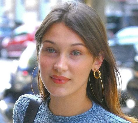 Young Bella Hadid, Converse Wallpaper, Bella Hadid Makeup, Bella Hadid Aesthetic, Hadid Sisters, Bella Hadid Style, Hadid Style, Soft Glam, Angel Face