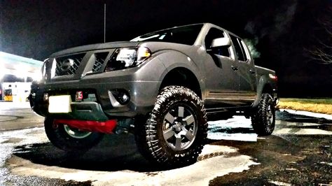 2.5" leveling kit plus 2" body lift Nissan Frontier Mods, Nissan Frontier 4x4, Pickup Camping, Best Off Road Vehicles, Nissan Navara D40, Nissan 4x4, Nissan Nismo, Custom Lifted Trucks, Nissan Trucks