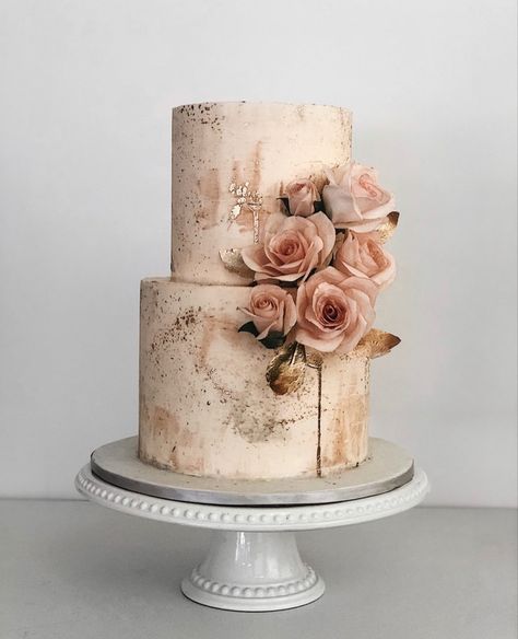 Elegant Bday Cakes, Buttercream Wedding Cake Elegant, Classy Wedding Cakes Unique, Cakes With Pecans, Rose Gold Cakes, Tier Cake Designs, Engagement Cake Designs, Champagne Wedding Cake, Svadbene Torte