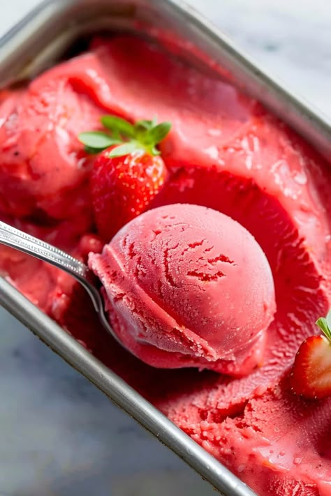 Sorbet Flavors, Strawberry Sorbet Recipe, Strawberry Gelato, Blueberry Sorbet, Homemade Sorbet, Summer Sorbet, Ice Cream Sorbet, Sorbet Is, Fruit Sorbet