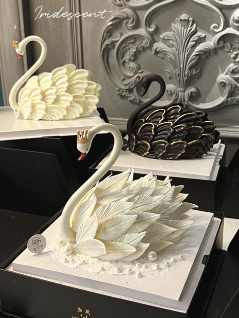 Debut Era, Swan Cake, Salad Cake, Pastry Design, Cake Wrecks, Chocolate Recipes Homemade, Easter Bunny Cake, Fantasy Cake, Elegant Birthday Cakes