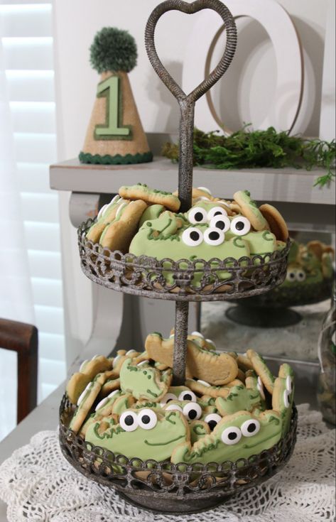 Cajun First Birthday, Alligator Baby Shower Ideas, Louisiana Themed Party, Alligator Birthday Party, Cajun Party, Crocodile Birthday, Gator Party, Alligator Birthday Parties, Shower Vibes