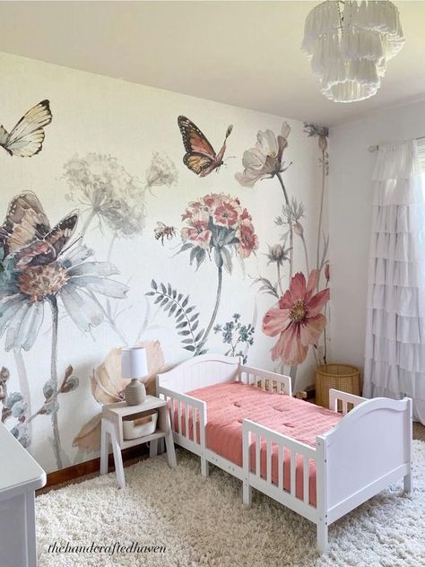 Wallpaper With Butterflies, Stylish Bedroom Design, Bedroom Pink, Small Bedrooms, Lucas Nct, Girl’s Room, Pallets Garden, Create Your Own Wallpaper, Standard Wallpaper