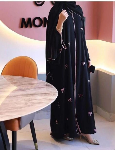 Burqa Designs Simple, Aesthetic Boarders, Stylish Abaya Designs, Abaya Burkha, Boarders Designs, Dress Paterns, Latest Abaya Designs, Burqa Designs, Burkha Designs