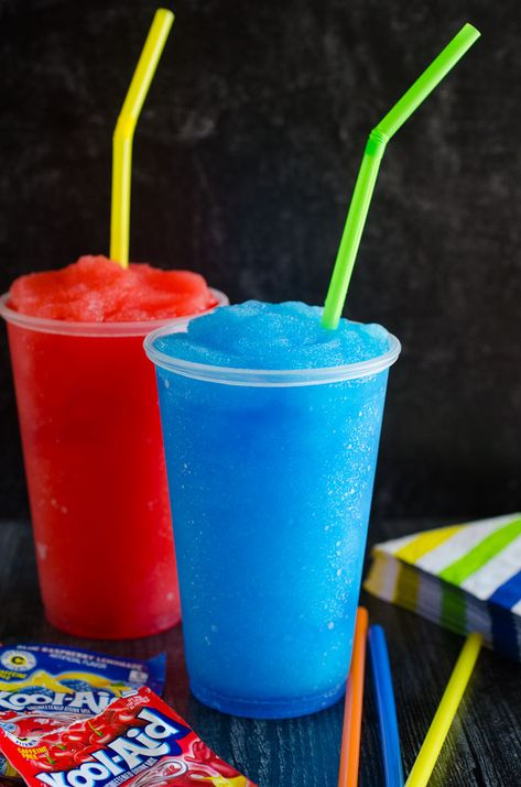 Learn how to make a slushie in your blender at home with just 4 ingredients. This homemade slushie recipe, using Kool-aid powder, is a summertime favorite and comes together in less than 5 minutes! How To Make A Slushie, How To Make Slushies, Homemade Slushie, Slushy Recipes, Icee Slushie, Slush Puppies, Homemade Slushies, Kid Drinks Recipes, Slushy Drinks