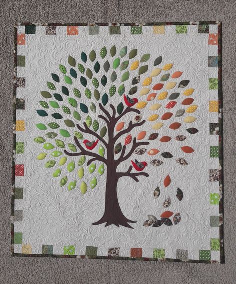 Baby Quilt Tree, Family Tree Quilts Ideas, Four Seasons Quilt Patterns, Family Tree Quilt Ideas, Family Tree Quilt Patterns, Family Tree Wall Hanging, Tree Of Life Quilt, Quilt Tree, Four Seasons Tree