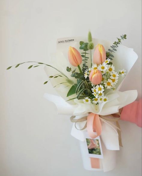 Korean Tulip Bouquet, Simple Tulip Arrangement, 3 Tulips Bouquet, Small Tulip Arrangements, Mixed Tulip Bouquet, Minimalistic Flower Bouquet, Simple Tulip Bouquet, Tulip Bouquet Arrangement, Tulip Bouquet Gift