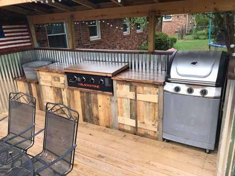 Deck Cooking Area Ideas, Outdoor Grill Area On Deck, Pallet Outdoor Kitchen, Pavilion Kitchen, Lake Gazebo, Cook Shack, Bbq Shack, Yard Bar, Deck Kitchen