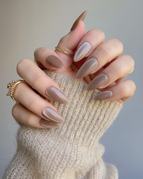 Chrome Nail Colors, November Nails, Round Nails, Cat Eye Nails, Minimalist Nails, Classy Nails, Chic Nails, Chrome Nails, Almond Nails