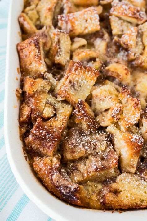 Cinnamon Roll Bread Pudding Stale Cinnamon Roll Recipes, Cinnamon Bun Bread Pudding, Leftover Cinnamon Roll Bread Pudding, Cinnamon Roll Bread Pudding Easy, Bread Pudding With Cinnamon Rolls, Cinnamon Roll Bread Pudding Recipe, Leftover Cinnamon Rolls, Cinnamon Swirl Bread Pudding, Cinnamon Bread Pudding Recipe