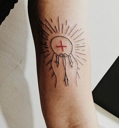 Salib Tattoo, Communion Tattoo, Eucharist Tattoo, Tattoos Biblical, Teeny Tattoos, Small Cross Tattoo, Catholic Tattoos, Biblical Tattoos, Tattoos Aesthetic