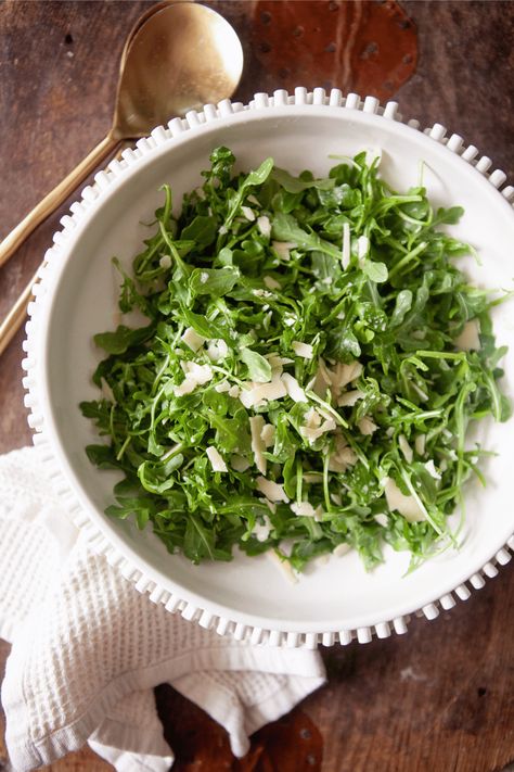 Simple Arugula Salad Healthy Arugula Salad, Simple Arugula Salad Dressing, Argula Recipes Salad, Simple Arugula Salad Recipes, Basic Green Salad, Cooked Arugula, Arugula Salad Dressing, Simple Arugula Salad, Grimaldis Lemon Arugula Salad