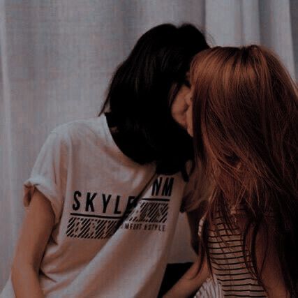 Ginger And Brunette Friends Aesthetic, Diana And Anne, Good Night Love, Love Sleep, More Than Friends, Senior Year Of High School, Thinking About You, Ginger Girls, Girl Couple