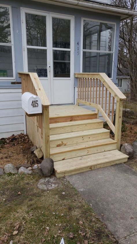 Diy Concrete Steps, Porch Steps Ideas, How To Build Porch Steps, Exterior Entryway Ideas, Diy Stairs Outdoor, Concrete Front Steps, Front Porch Stairs, Manufactured Home Porch, Installing Exterior Door