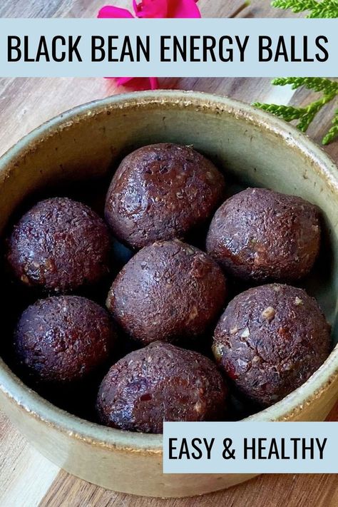 Chocolate black bean balls in a bowl Black Bean Protein, Date Protein Balls, Healthy Dessert Recipes Gluten Free, Bean Snacks, Gluten Free Desserts Healthy, Protein Balls Recipes, Healthy Granola Bars, Energy Bites Recipes, Quick Energy