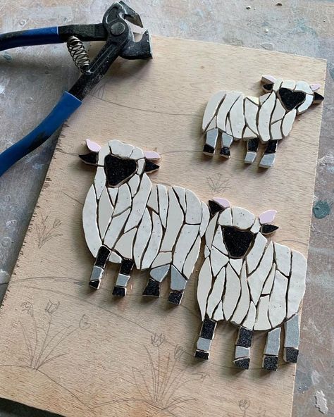 Felicity Ball Mosaics | Work in progress - a flock of sheep is emerging! 🐑🐑🐑 #homedecorideas #artforsale #originalartwork #artlife #interiordesignideas… | Instagram Animal Mosaic Art, Tile Mosaic Art Diy, Stained Glass Sheep, Easy Mosaic Patterns Free Printable, Mosiacs Projects Diy, Diy Mosaic Ideas, Mosaic Tile Ideas, Mosaic Art Ideas, Mosaic Templates