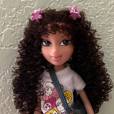 Curly Hair Bratz Doll, Bratz Curly Hair, Bratz Drawings, Bratz Doll Outfits, Brat Doll, Bratz Girls, Barbie Cartoon, Doll Aesthetic, Curly Girl Hairstyles