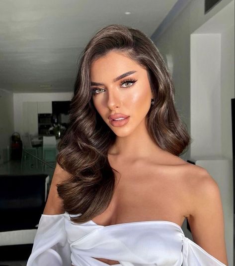 Bridal Hair Down, Elegantes Makeup, Makeup Pengantin, Guest Hair, Bridesmaid Hair Makeup, Vlasové Trendy, Long Hair Wedding Styles, Prom Hairstyles For Long Hair, Glam Hair