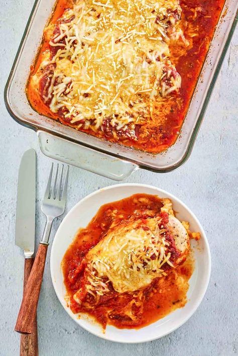 Breaded Chicken Parmesan Recipe, Best Chicken Parmesan, Dump And Bake, Chicken Parmesan Recipe Baked, Oven Baked Chicken Parmesan, Healthy Casserole, Healthy Chicken Parmesan, Pasta Meals, Angel Fire