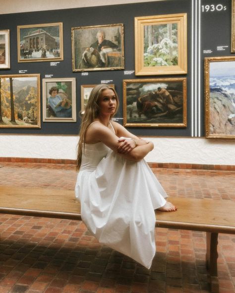 Dancing around the art museum with Lea for her senior pics 🩰🎨💛✨ Museum Photoshoot Ideas, Addison Photos, Toledo Museum Of Art, Senior Picture Ideas, Grad Pics, Senior Pics, Pictures Ideas, Photography Senior Pictures, Senior Photography