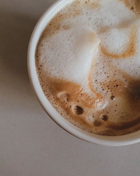 Fluffy Coffee, Coffee Pics, Coffee Obsession, Coffee Pictures, Coffee Aesthetic, Coffee Photography, Aesthetic Coffee, But First Coffee, Matcha Latte