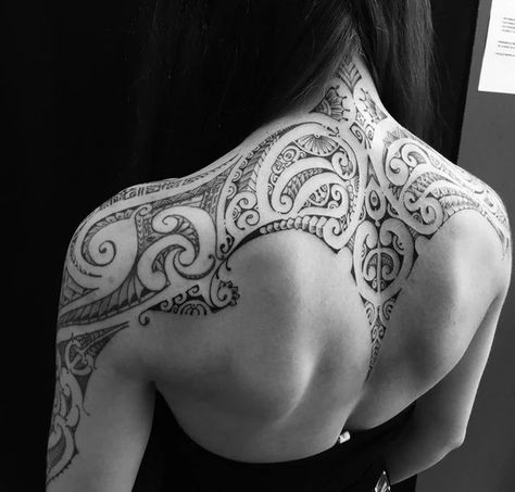 Maori Tattoo Frau, Creative Tattoo Ideas, Meaningful Symbols, Back Piece Tattoo, Polynesian Tattoo Designs, Creative Tattoo, Maori Tattoo Designs, Full Back Tattoos, Back Tattoo Women