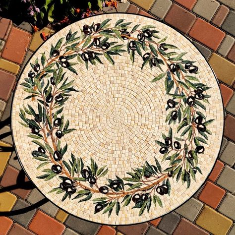 Outdoor Garden Table, Realistic Flower Drawing, Tiles Outdoor, Kitchen Mosaic, Marble Pictures, Mosaic Tray, Round Mosaic, Tile Table, Roman Mosaic