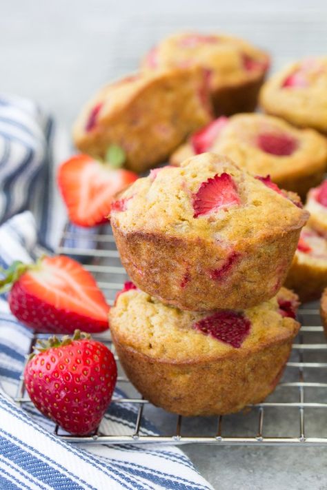 Make these healthy strawberry muffins to stock your freezer for quick breakfasts and snacks! This easy recipe can make strawberry banana muffins, strawberry applesauce muffins or strawberry yogurt muffins. Dairy-free and vegan options. Strawberry Applesauce Muffins, Strawberries Muffins, Healthy Strawberry Muffins, Strawberry Yogurt Muffins, Strawberry Applesauce, Muffins Strawberry, Diet Sweets, Strawberry Muffins Healthy, Strawberry Banana Muffins