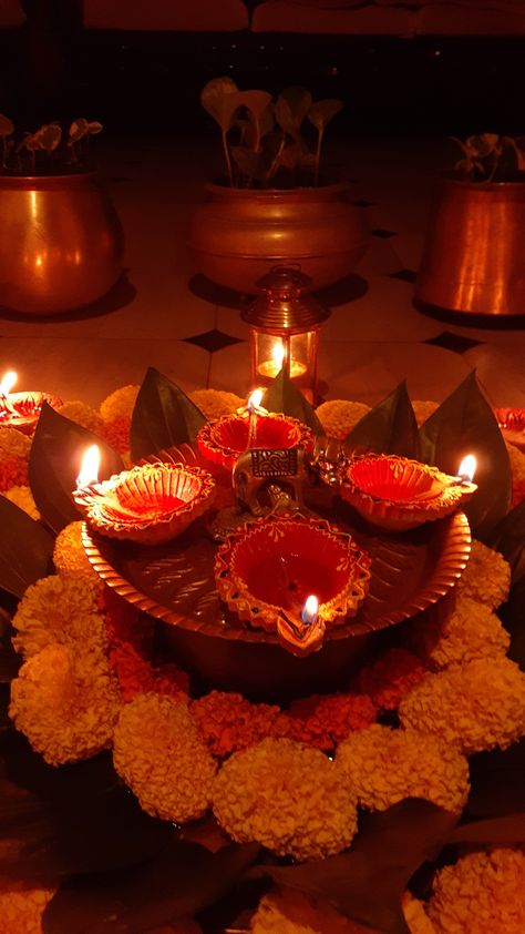 Hindu Temple Aesthetic, Pooja Aesthetic, Hindu Aesthetic, Ancestral Healing, Pooja Decor, Diwali Pictures, Temple Decor, Diwali Wishes, Indian Temple