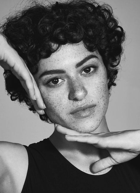 Alia Shawkat, Blurred Vision, Beautiful Freckles, Faux Locs Hairstyles, Pictures Of People, Locs Hairstyles, Girl Short Hair, Aesthetic Hair, Messy Hairstyles